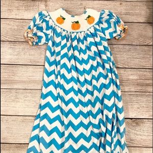Girls size 5 || Pumpkin smocked dress